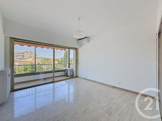 Appartement F3 &agrave; louer - 3 pi&egrave;ces - 57,62 m2 - Cannes - 06 - PROVENCE-ALPES-COTE-D-AZUR