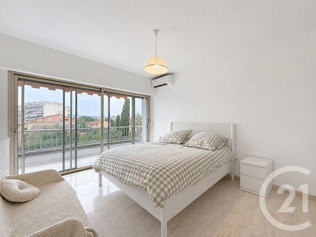 Appartement F3 &agrave; louer - 3 pi&egrave;ces - 57,62 m2 - Cannes - 06 - PROVENCE-ALPES-COTE-D-AZUR