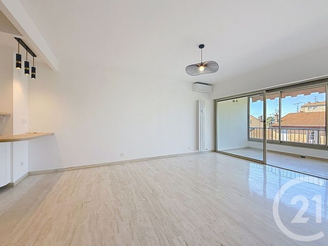 Appartement F3 &agrave; louer - 3 pi&egrave;ces - 57,62 m2 - Cannes - 06 - PROVENCE-ALPES-COTE-D-AZUR
