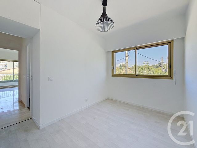 Appartement F3 &agrave; louer - 3 pi&egrave;ces - 57,62 m2 - Cannes - 06 - PROVENCE-ALPES-COTE-D-AZUR