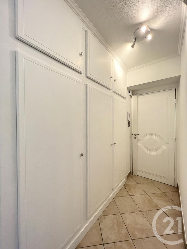 Appartement F2 &agrave; louer - 2 pi&egrave;ces - 41,09 m2 - Mandelieu La Napoule - 06 - PROVENCE-ALPES-COTE-D-AZUR