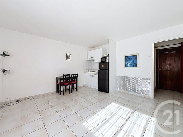 Appartement F1 &agrave; louer - 1 pi&egrave;ce - 26 m2 - Cannes - 06 - PROVENCE-ALPES-COTE-D-AZUR