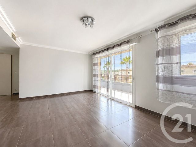 Appartement F2 &agrave; louer - 2 pi&egrave;ces - 48,96 m2 - Mandelieu La Napoule - 06 - PROVENCE-ALPES-COTE-D-AZUR