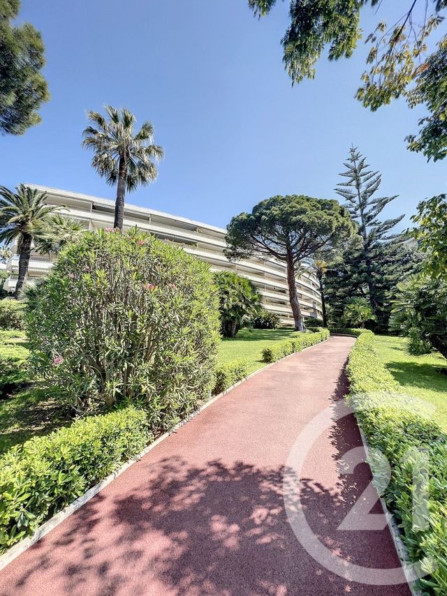 Appartement F1 &agrave; louer - 1 pi&egrave;ce - 24,24 m2 - Cannes - 06 - PROVENCE-ALPES-COTE-D-AZUR