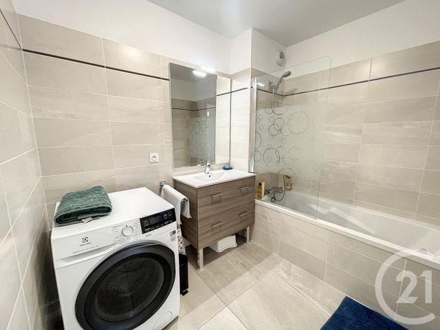 Appartement F3 &agrave; louer - 3 pi&egrave;ces - 64,90 m2 - Valbonne - 06 - PROVENCE-ALPES-COTE-D-AZUR