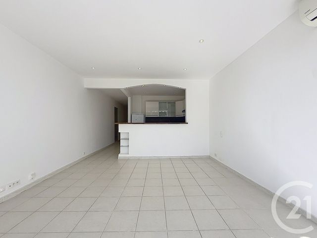 Appartement F2 &agrave; louer - 2 pi&egrave;ces - 48 m2 - Cannes - 06 - PROVENCE-ALPES-COTE-D-AZUR