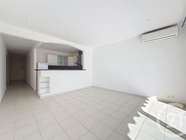 Appartement F2 &agrave; louer - 2 pi&egrave;ces - 48 m2 - Cannes - 06 - PROVENCE-ALPES-COTE-D-AZUR