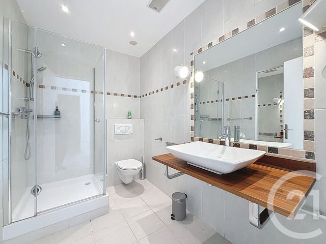 Appartement F2 &agrave; louer - 2 pi&egrave;ces - 48 m2 - Cannes - 06 - PROVENCE-ALPES-COTE-D-AZUR