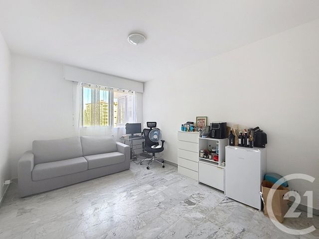 Appartement F1 &agrave; louer - 1 pi&egrave;ce - 18,83 m2 - Cannes - 06 - PROVENCE-ALPES-COTE-D-AZUR