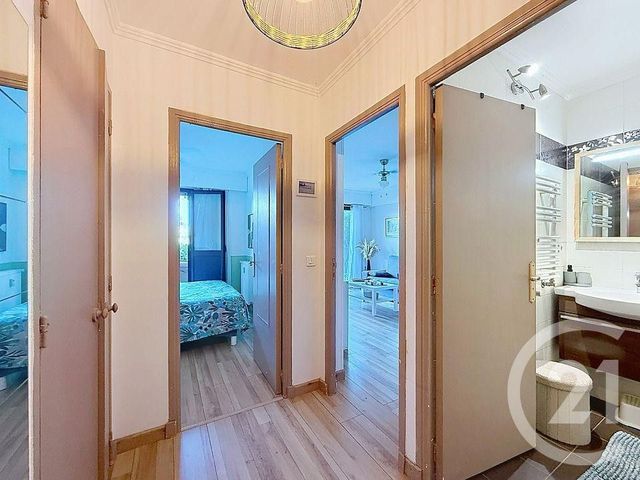 Appartement F2 &agrave; louer - 2 pi&egrave;ces - 35 m2 - Le Cannet - 06 - PROVENCE-ALPES-COTE-D-AZUR