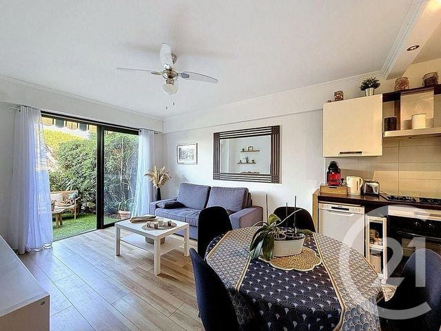 Appartement F2 &agrave; louer - 2 pi&egrave;ces - 35 m2 - Le Cannet - 06 - PROVENCE-ALPES-COTE-D-AZUR