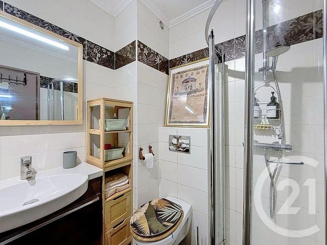 Appartement F2 &agrave; louer - 2 pi&egrave;ces - 35 m2 - Le Cannet - 06 - PROVENCE-ALPES-COTE-D-AZUR