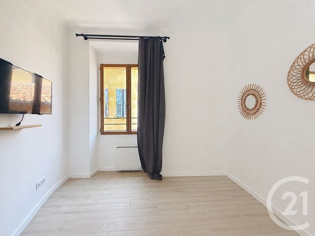 Appartement F2 &agrave; louer - 2 pi&egrave;ces - 42 m2 - Grasse - 06 - PROVENCE-ALPES-COTE-D-AZUR
