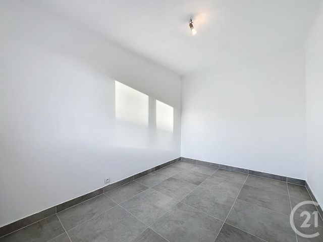 Appartement F3 &agrave; louer - 3 pi&egrave;ces - 53,13 m2 - Le Cannet - 06 - PROVENCE-ALPES-COTE-D-AZUR