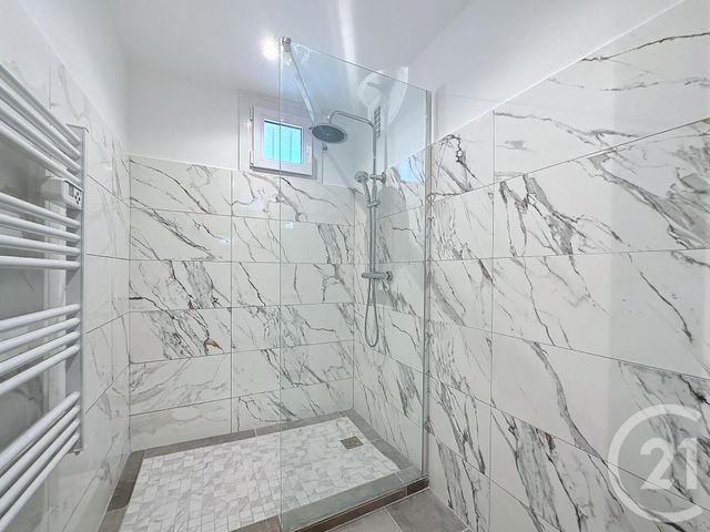 Appartement F3 &agrave; louer - 3 pi&egrave;ces - 53,13 m2 - Le Cannet - 06 - PROVENCE-ALPES-COTE-D-AZUR