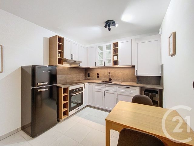 Appartement F2 &agrave; louer - 2 pi&egrave;ces - 43,69 m2 - Roquefort Les Pins - 06 - PROVENCE-ALPES-COTE-D-AZUR