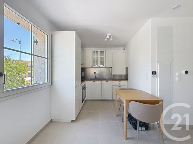 Appartement F2 &agrave; louer - 2 pi&egrave;ces - 45,49 m2 - Roquefort Les Pins - 06 - PROVENCE-ALPES-COTE-D-AZUR