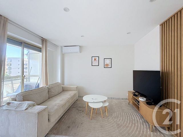 Appartement F3 &agrave; louer - 3 pi&egrave;ces - 55 m2 - Cannes - 06 - PROVENCE-ALPES-COTE-D-AZUR