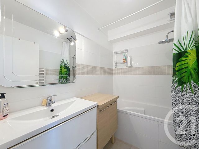 Appartement F2 &agrave; louer - 2 pi&egrave;ces - 52,60 m2 - Antibes - 06 - PROVENCE-ALPES-COTE-D-AZUR