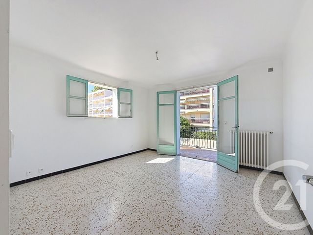 Appartement F3 &agrave; louer - 3 pi&egrave;ces - 70,76 m2 - Le Cannet - 06 - PROVENCE-ALPES-COTE-D-AZUR