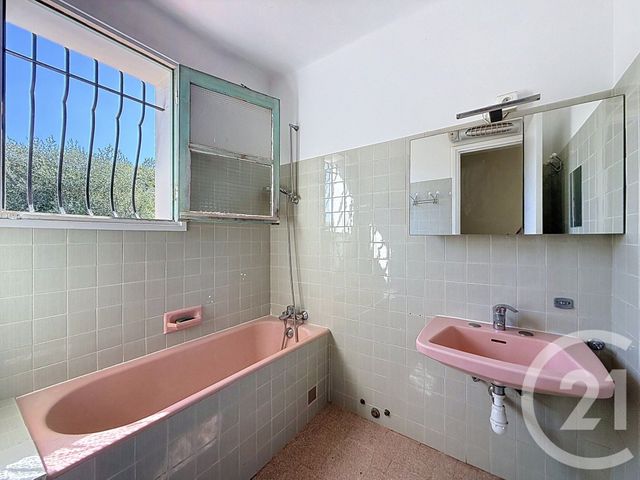 Appartement F3 &agrave; louer - 3 pi&egrave;ces - 70,76 m2 - Le Cannet - 06 - PROVENCE-ALPES-COTE-D-AZUR