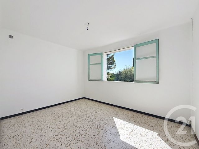 Appartement F3 &agrave; louer - 3 pi&egrave;ces - 70,76 m2 - Le Cannet - 06 - PROVENCE-ALPES-COTE-D-AZUR