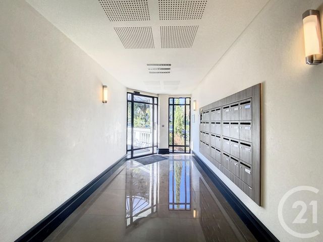 Appartement F2 &agrave; louer - 2 pi&egrave;ces - 42 m2 - Cannes - 06 - PROVENCE-ALPES-COTE-D-AZUR