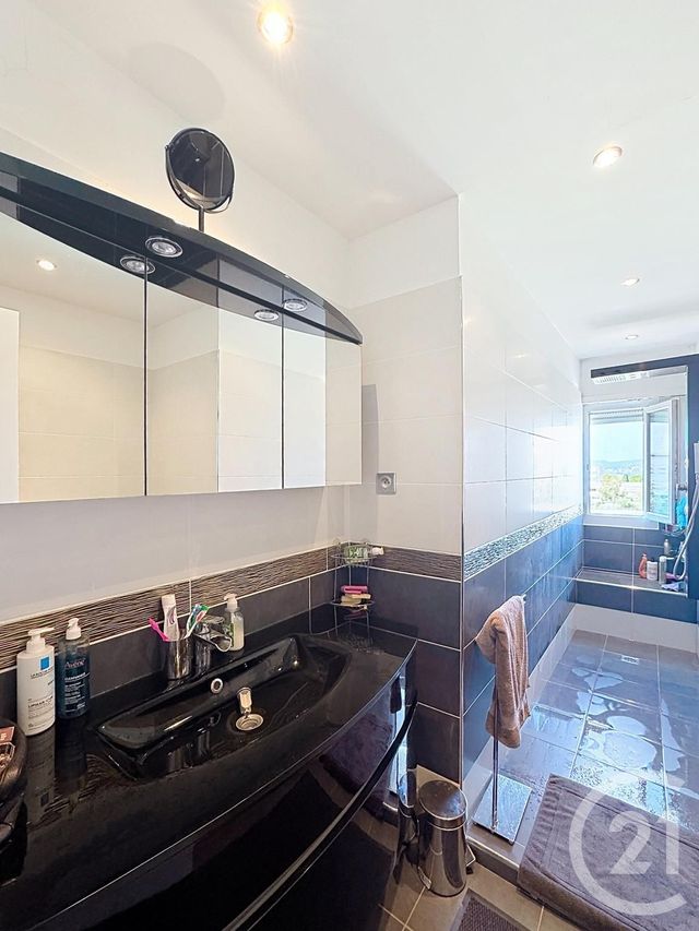 Appartement F3 &agrave; vendre - 3 pi&egrave;ces - 75,60 m2 - Cannes - 06 - PROVENCE-ALPES-COTE-D-AZUR