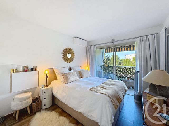Appartement F2 &agrave; vendre - 2 pi&egrave;ces - 56 m2 - Cannes - 06 - PROVENCE-ALPES-COTE-D-AZUR