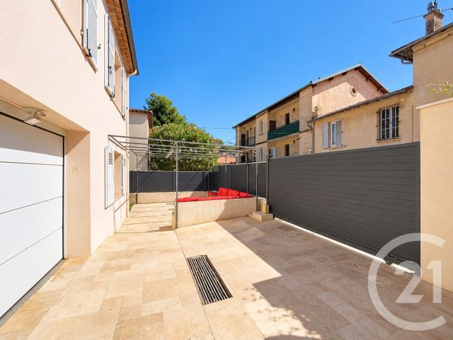 Maison &agrave; louer - 4 pi&egrave;ces - 135 m2 - Le Cannet - 06 - PROVENCE-ALPES-COTE-D-AZUR