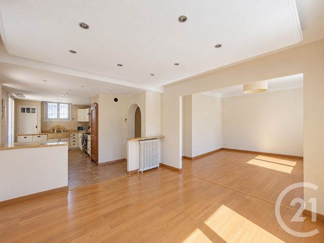 Maison &agrave; louer - 4 pi&egrave;ces - 135 m2 - Le Cannet - 06 - PROVENCE-ALPES-COTE-D-AZUR