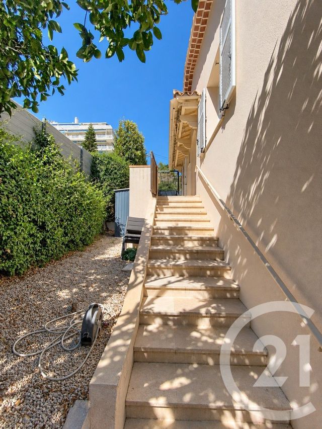 Maison &agrave; louer - 4 pi&egrave;ces - 135 m2 - Le Cannet - 06 - PROVENCE-ALPES-COTE-D-AZUR