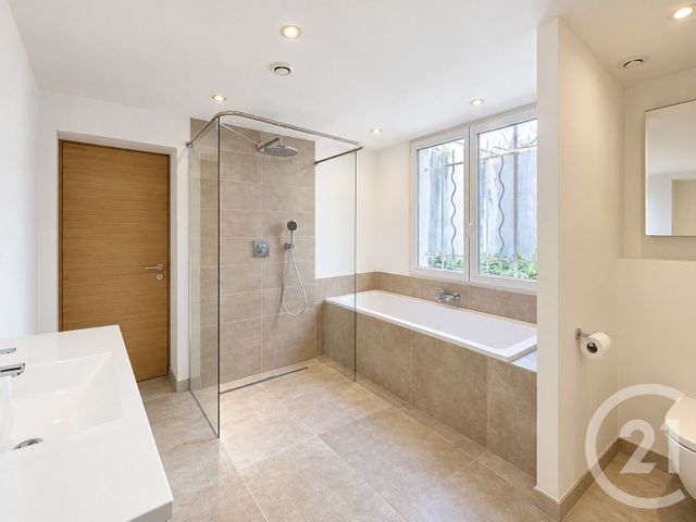 Maison &agrave; louer - 4 pi&egrave;ces - 135 m2 - Le Cannet - 06 - PROVENCE-ALPES-COTE-D-AZUR