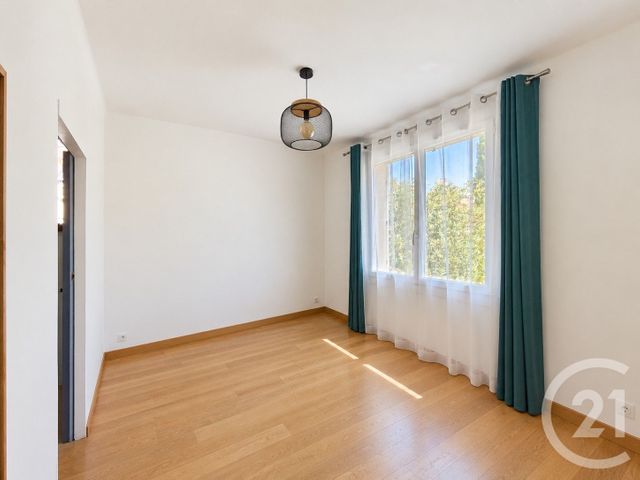 Maison &agrave; louer - 4 pi&egrave;ces - 135 m2 - Le Cannet - 06 - PROVENCE-ALPES-COTE-D-AZUR