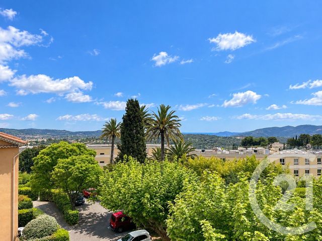Appartement F4 &agrave; louer - 4 pi&egrave;ces - 77,44 m2 - Grasse - 06 - PROVENCE-ALPES-COTE-D-AZUR
