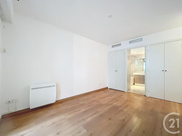 Appartement F3 &agrave; louer - 3 pi&egrave;ces - 100,35 m2 - Le Cannet - 06 - PROVENCE-ALPES-COTE-D-AZUR