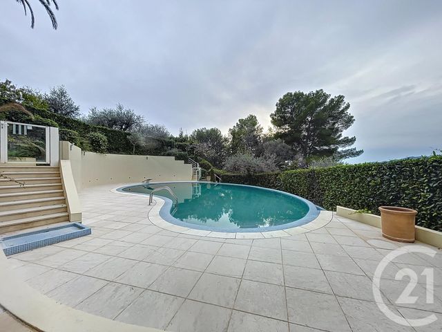 Appartement F3 &agrave; louer - 3 pi&egrave;ces - 100,35 m2 - Le Cannet - 06 - PROVENCE-ALPES-COTE-D-AZUR