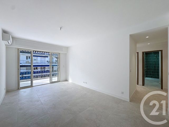 Appartement F3 &agrave; louer - 3 pi&egrave;ces - 54,01 m2 - Le Cannet - 06 - PROVENCE-ALPES-COTE-D-AZUR