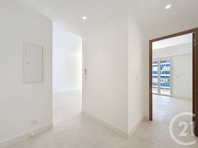 Appartement F3 &agrave; louer - 3 pi&egrave;ces - 54,01 m2 - Le Cannet - 06 - PROVENCE-ALPES-COTE-D-AZUR