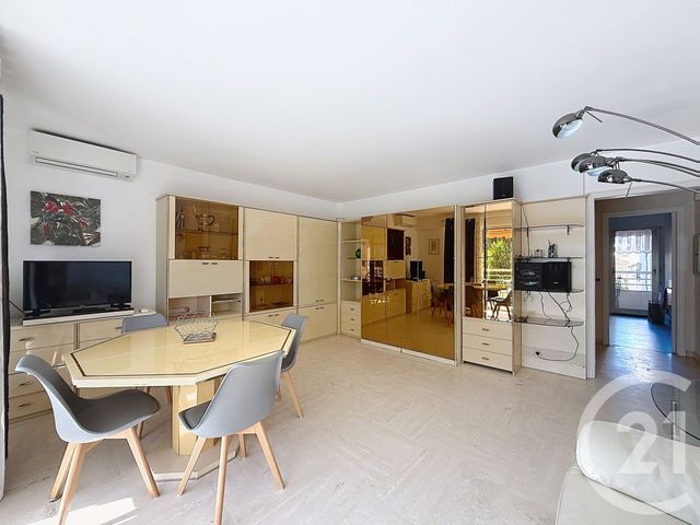Appartement F2 &agrave; louer - 2 pi&egrave;ces - 55 m2 - Cannes - 06 - PROVENCE-ALPES-COTE-D-AZUR