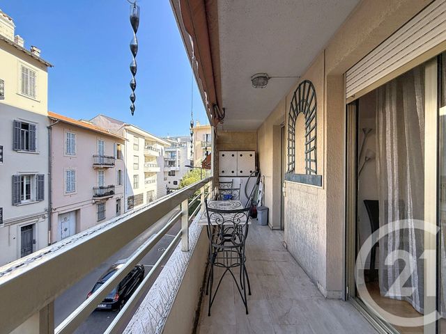 Appartement F2 &agrave; louer - 2 pi&egrave;ces - 55 m2 - Cannes - 06 - PROVENCE-ALPES-COTE-D-AZUR