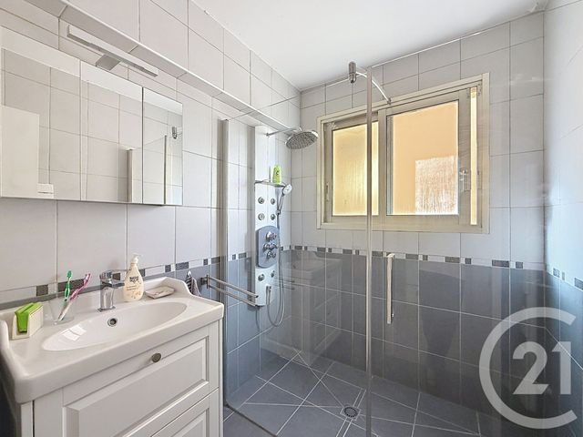 Appartement F2 &agrave; louer - 2 pi&egrave;ces - 55 m2 - Cannes - 06 - PROVENCE-ALPES-COTE-D-AZUR