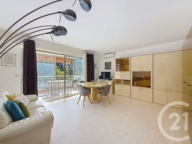 Appartement F2 &agrave; louer - 2 pi&egrave;ces - 55 m2 - Cannes - 06 - PROVENCE-ALPES-COTE-D-AZUR