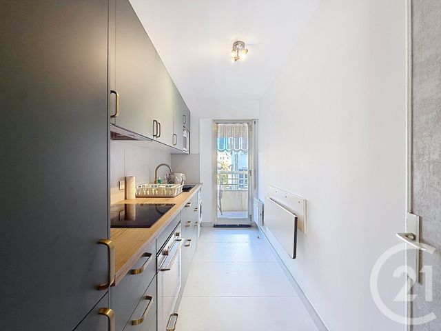 Appartement F2 &agrave; louer - 2 pi&egrave;ces - 55 m2 - Cannes - 06 - PROVENCE-ALPES-COTE-D-AZUR