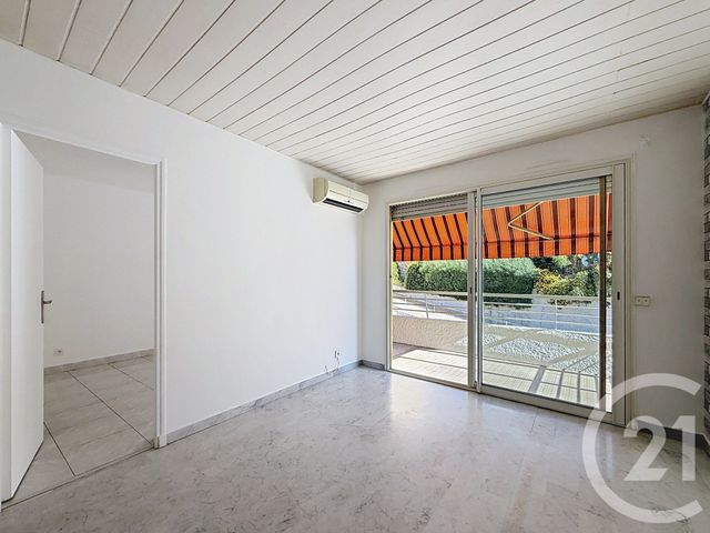 Appartement F2 &agrave; louer - 2 pi&egrave;ces - 33,72 m2 - Le Cannet - 06 - PROVENCE-ALPES-COTE-D-AZUR