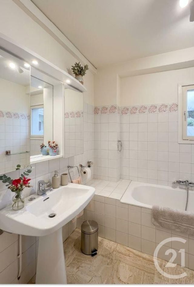 Appartement F3 &agrave; vendre - 3 pi&egrave;ces - 67,37 m2 - Cannes - 06 - PROVENCE-ALPES-COTE-D-AZUR