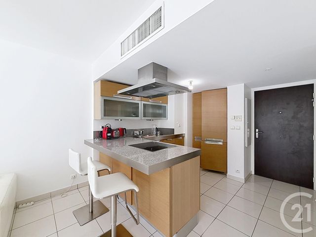 Appartement F2 &agrave; louer - 2 pi&egrave;ces - 43,79 m2 - Cannes - 06 - PROVENCE-ALPES-COTE-D-AZUR