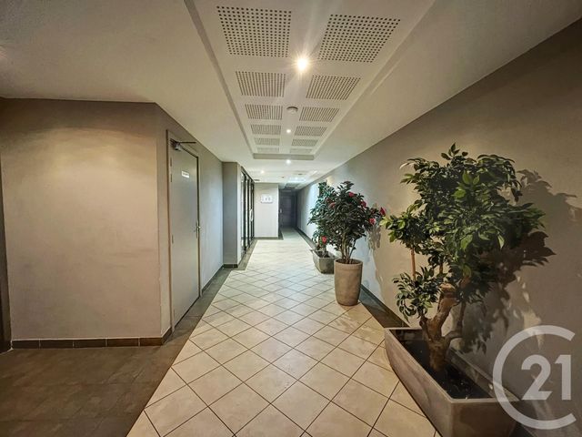 Appartement F2 &agrave; louer - 2 pi&egrave;ces - 54,93 m2 - Le Rouret - 06 - PROVENCE-ALPES-COTE-D-AZUR