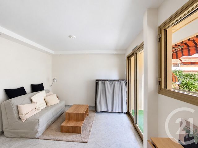 Appartement F1 &agrave; louer - 1 pi&egrave;ce - 20,88 m2 - Le Cannet - 06 - PROVENCE-ALPES-COTE-D-AZUR