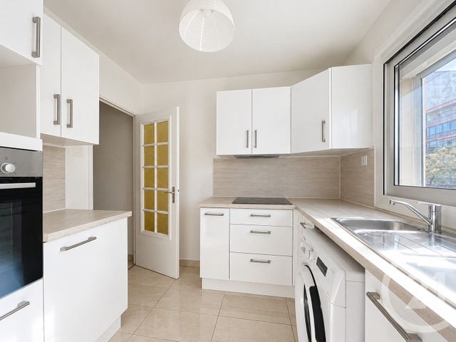 Appartement F2 &agrave; louer - 2 pi&egrave;ces - 51,20 m2 - Mandelieu La Napoule - 06 - PROVENCE-ALPES-COTE-D-AZUR